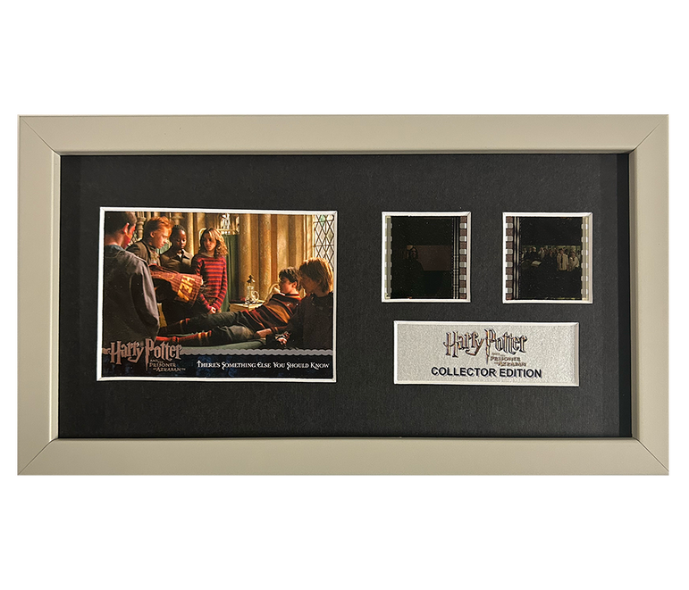 Harry Potter & the Prisoner of Azkaban | 2 Cell with Original Trading Card Display