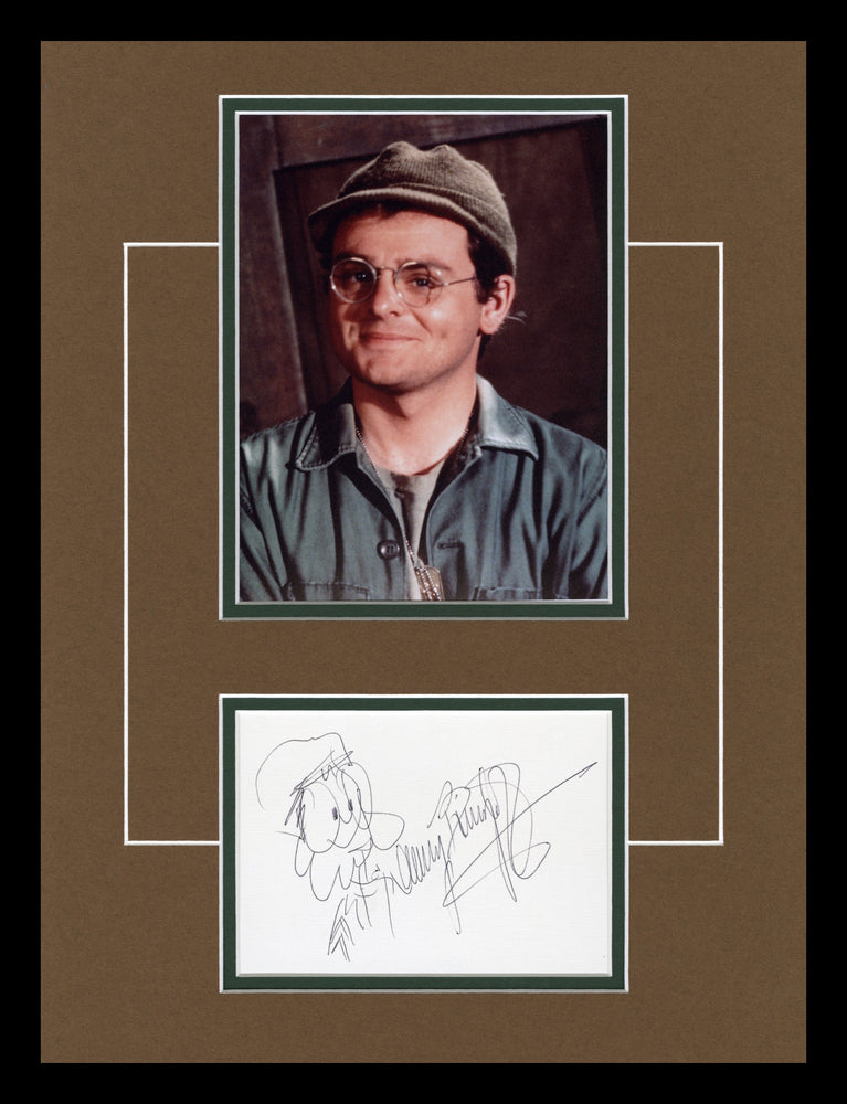 Gary Burghoff Autographed Display